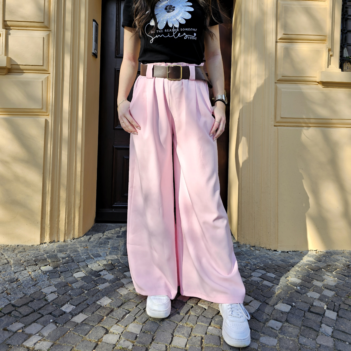 Světle růžové elegantní kalhoty FIAMMA s páskem2